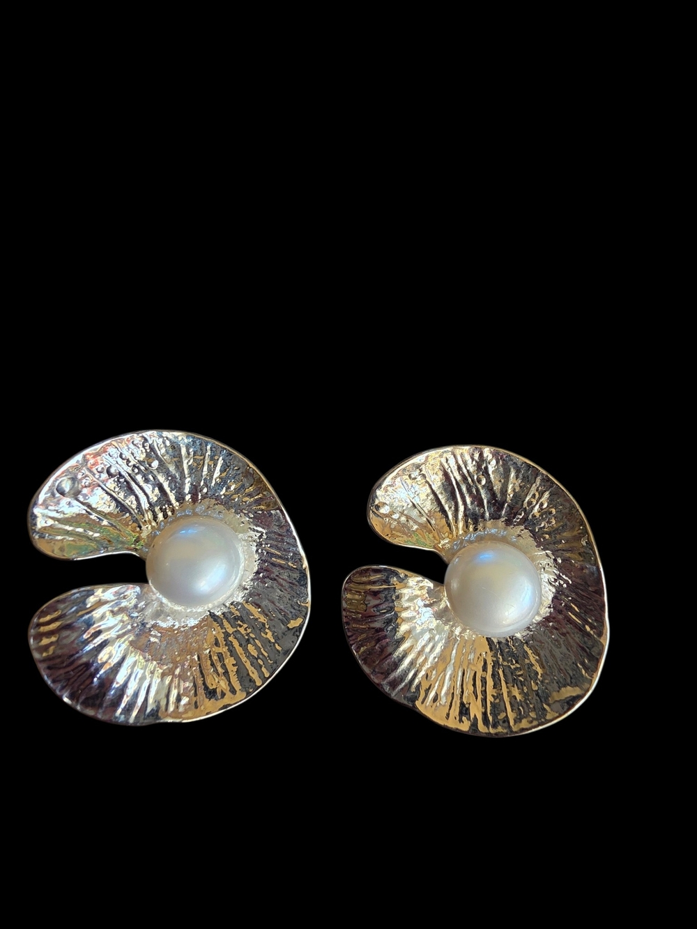 Unbranded Silver Textured Petal Pearl Statement Clip On Earrings 2", Vintage